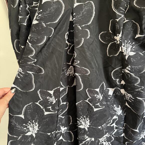 CHICO's Black and White Floral Jacquard Light Jacket | Chico's 3 / US Size 16-18 - Picture 7 of 10